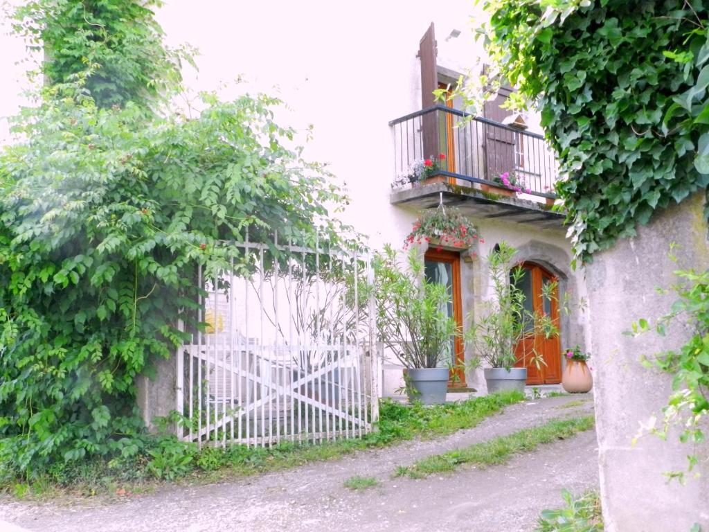 Gite Les Platanes Sainte-Helene-du-Lac Esterno foto